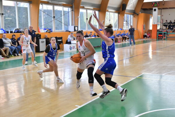 Pallacanestro Torino vince all'overtime su Virtus Cagliari grazie ad una tripla sulla sirena di Elisabetta Penz